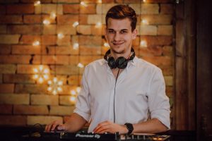 DJ a Sándor-bálon