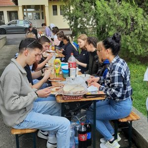 Kéttanos osztályok grillpartija